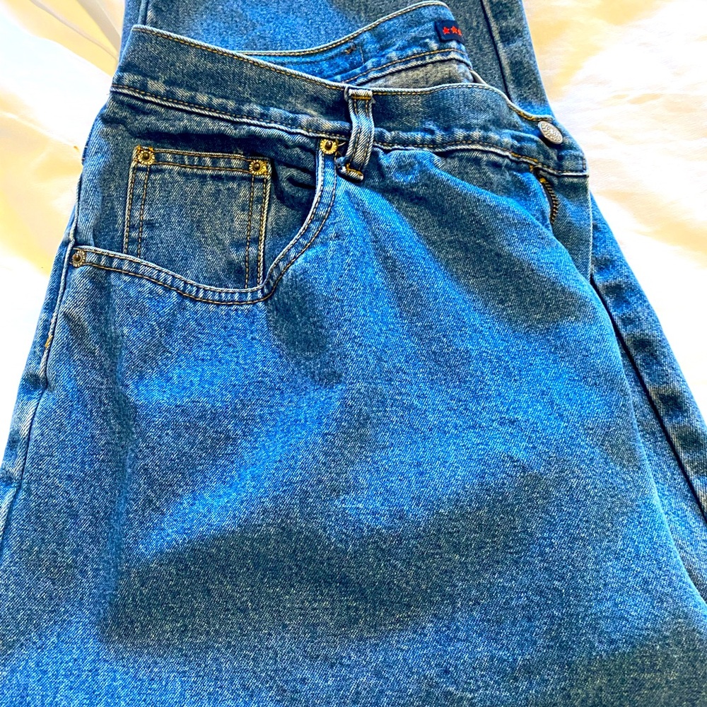 DENIM CAPRI JEANS
BILL BLASS - Picture 1 of 5